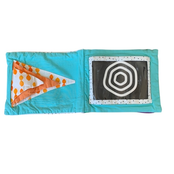 Lovevery “The Charmer” Soft Baby Book – High Contrast Sensory Toy - Picture 2 of 5